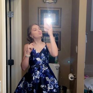 Meet your Posher, Reagan